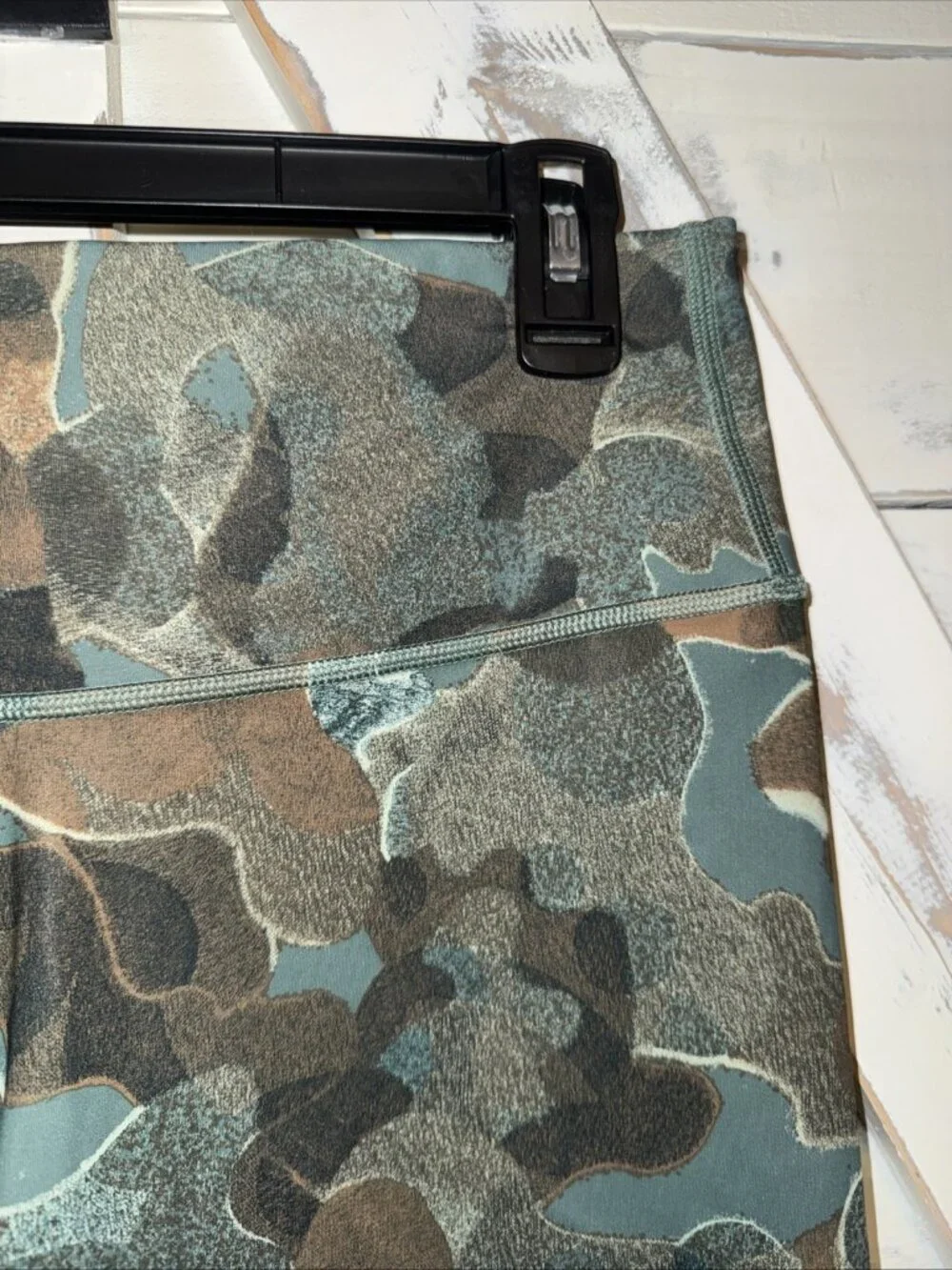 The North Face Womens Large Elevation Camo Bike Shorts 4